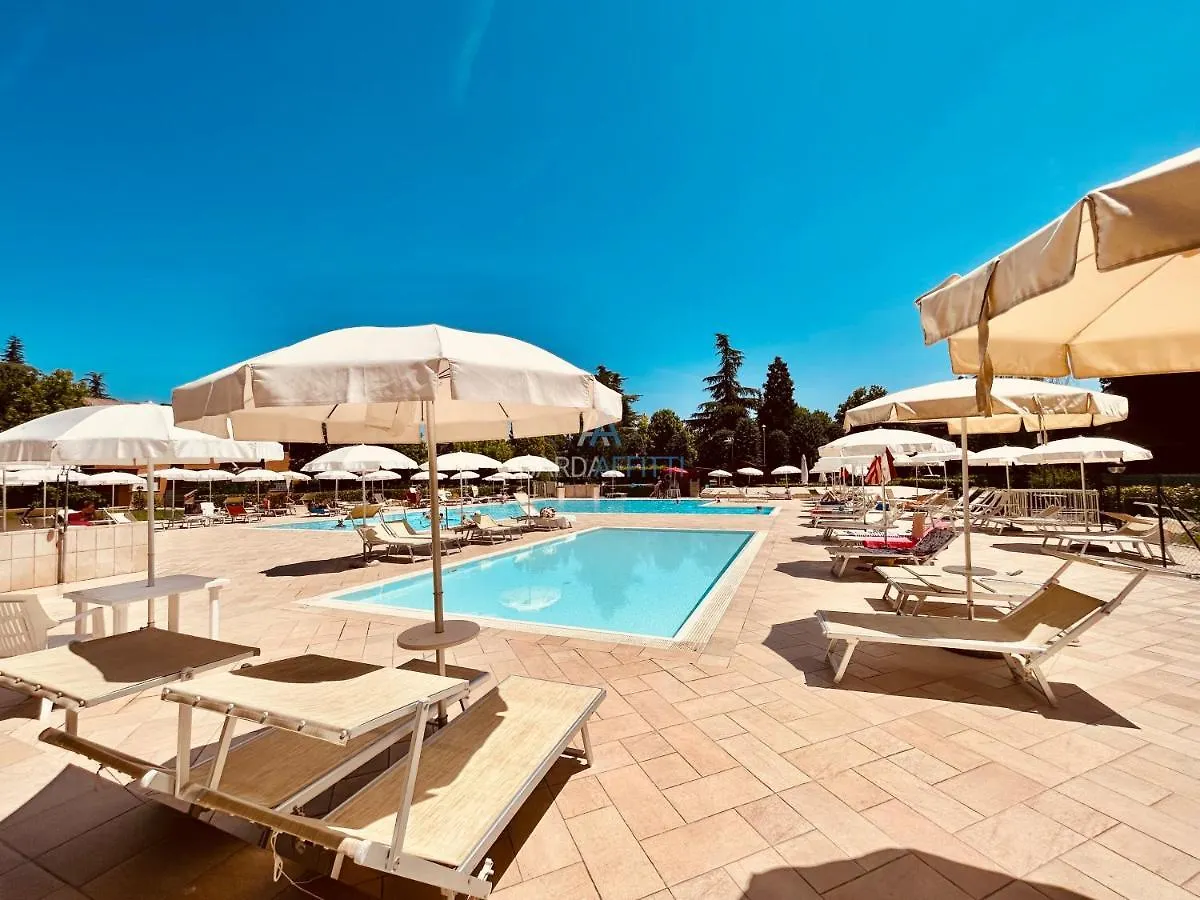 Scylla Apartment - 200 M Dal Lago Di Garda Con Piscina Σιρμιόνε