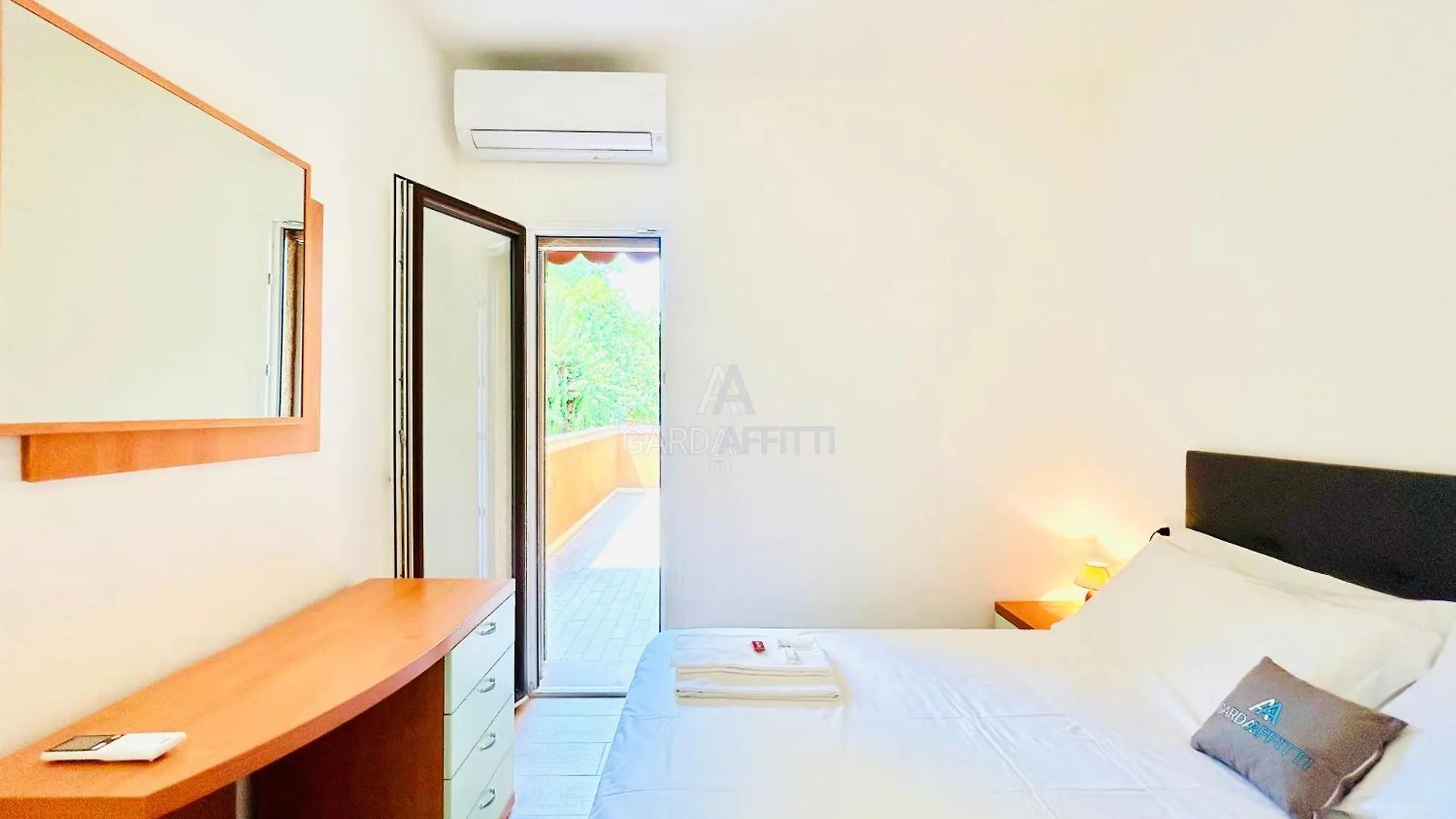 Scylla Apartment - 200 M Dal Lago Di Garda Con Piscina Σιρμιόνε Ιταλία