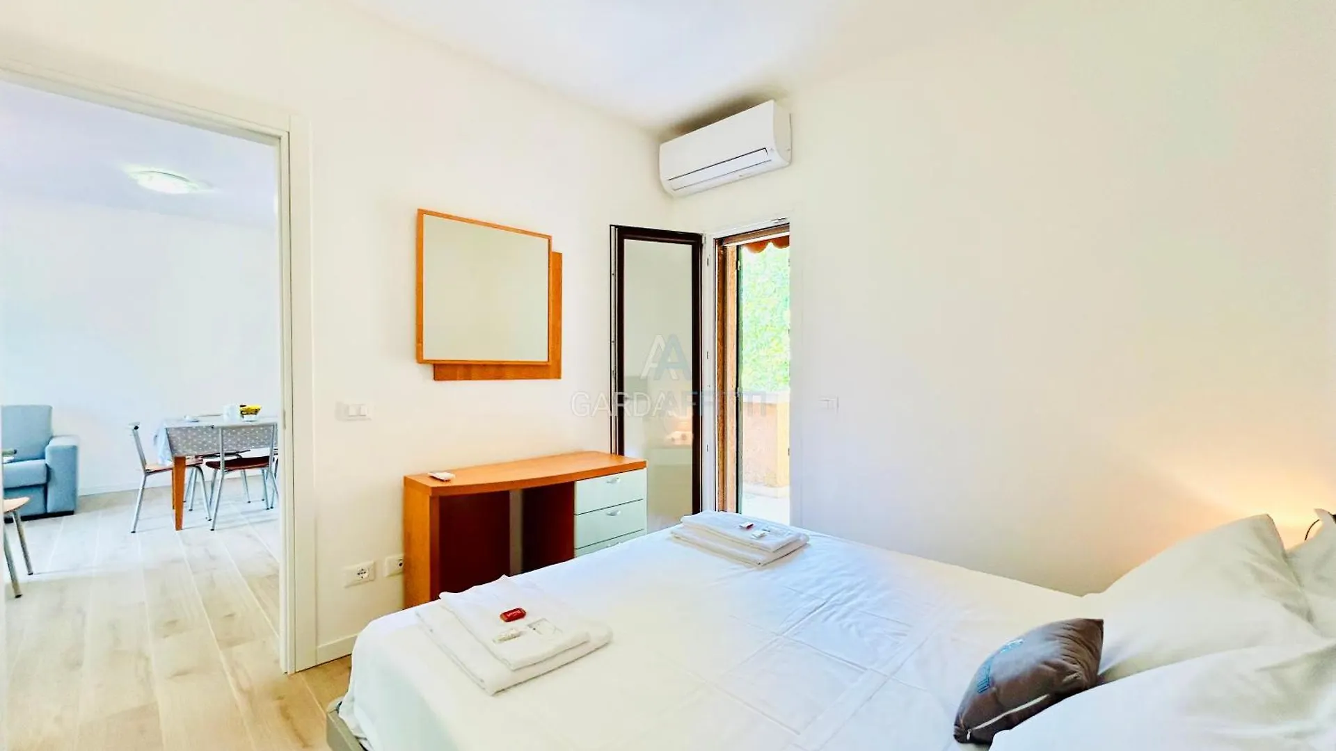 Scylla Apartment - 200 M Dal Lago Di Garda Con Piscina Σιρμιόνε