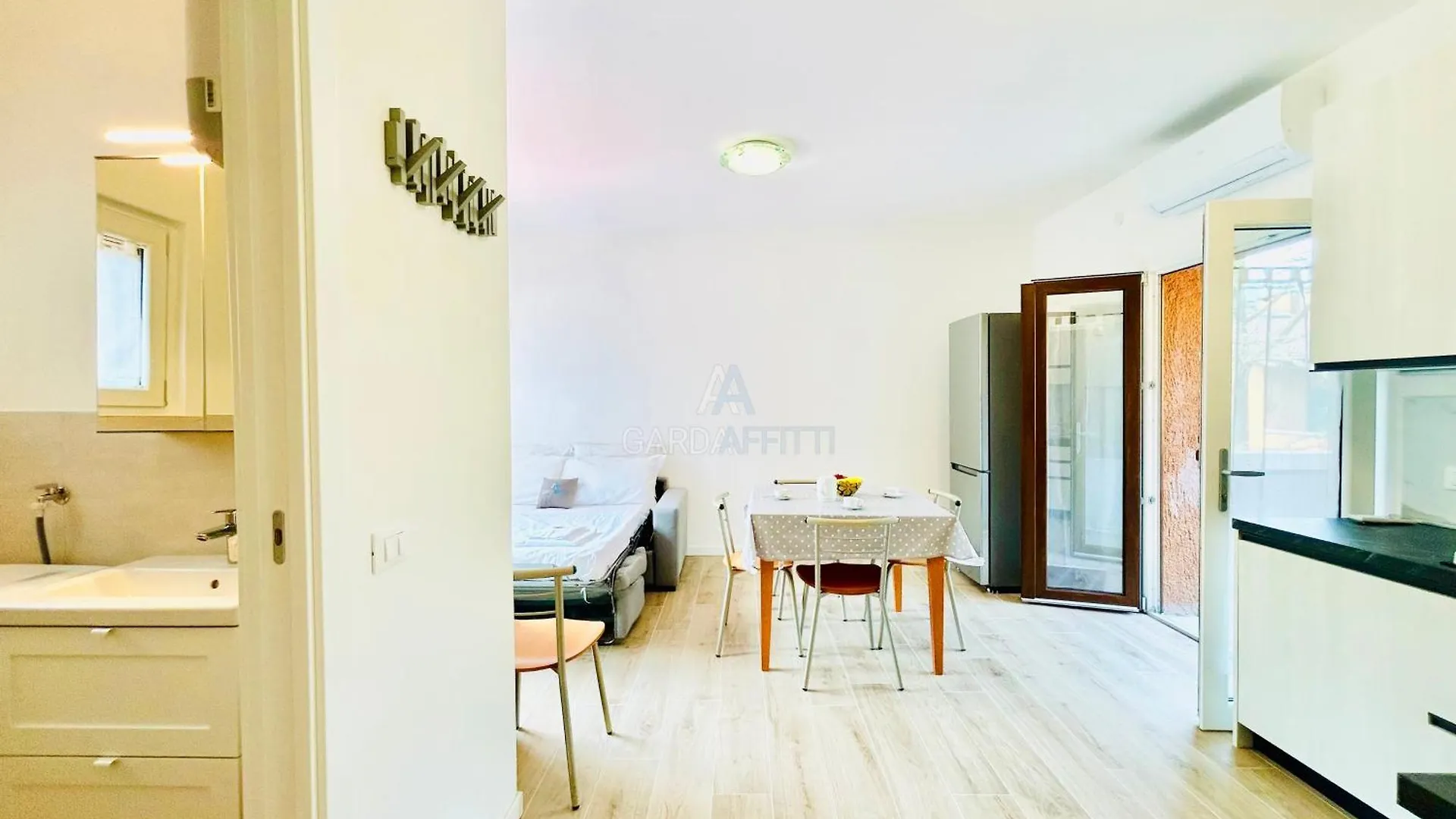 Scylla Apartment - 200 M Dal Lago Di Garda Con Piscina Σιρμιόνε
